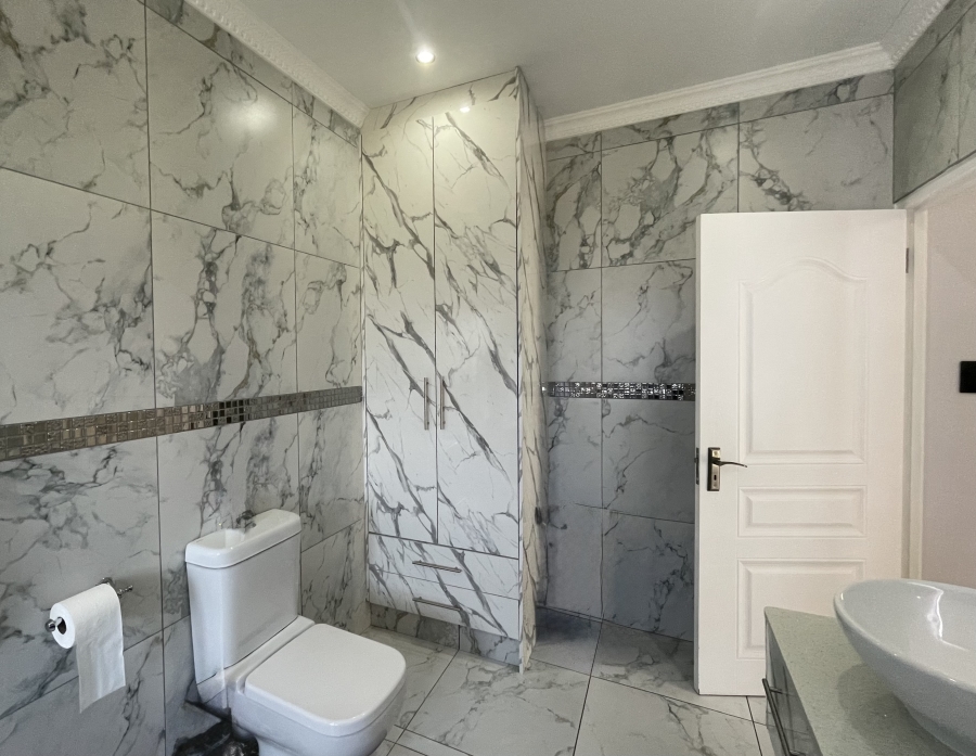 4 Bedroom Property for Sale in Country Club Western Cape